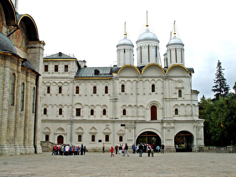 Soubor:RussiaB 2816 - Cathedral of the Twelve Apostles (4157809720).jpg