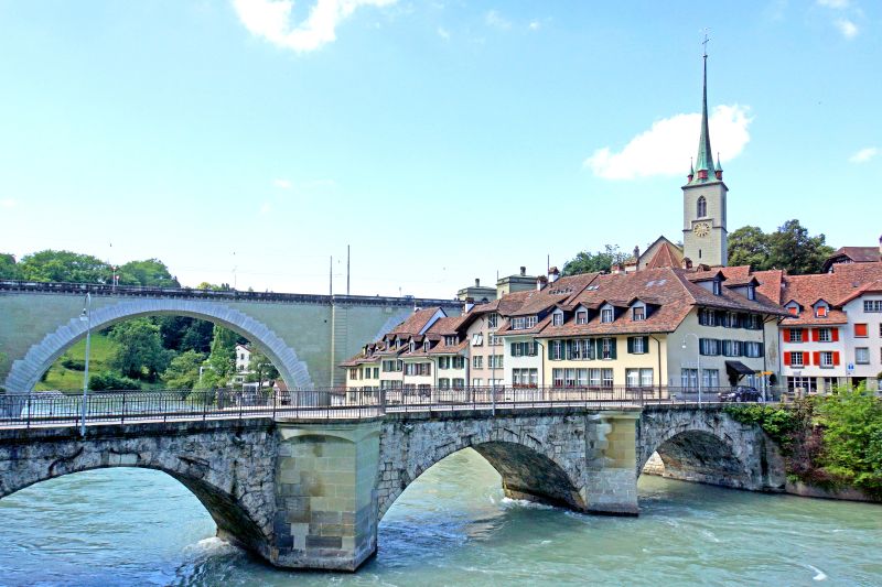 Soubor:Switzerland-03174 - Bridges over the Aare-DJFlickr.jpg