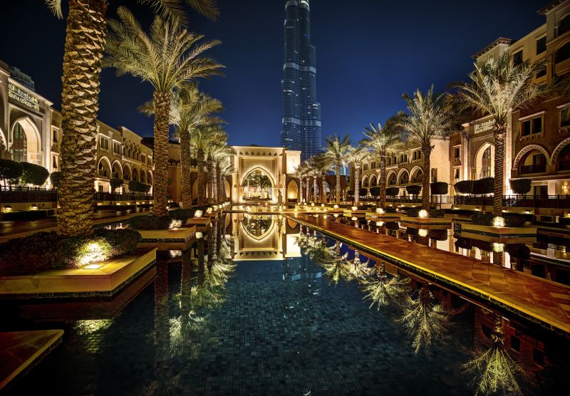 Soubor:Almost Taking a Midnight Dip Flickr.jpg