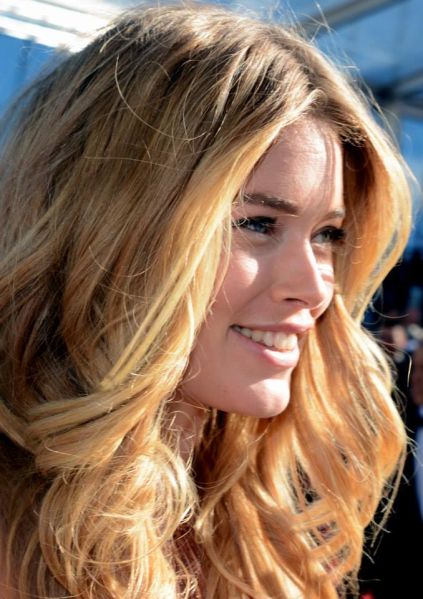 Soubor:Doutzen Kroes Cannes 2013 3.jpg