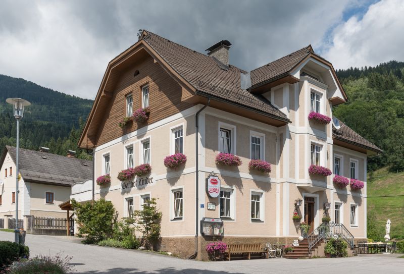 Soubor:Afritz Dorfstrasse 22 Gasthof Linder 31072015 6370.jpg