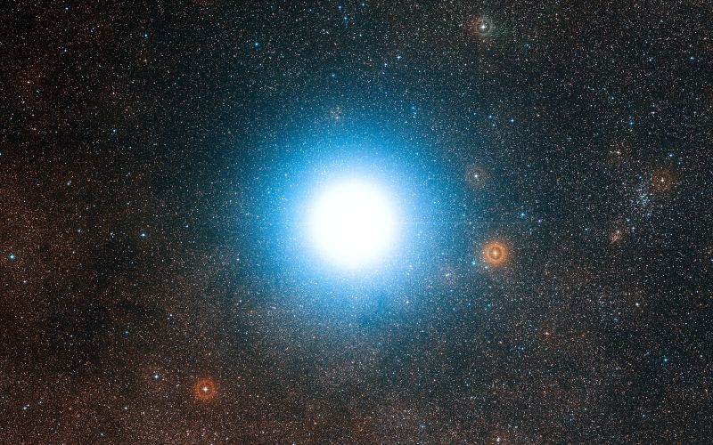 Soubor:Bright star Alpha Centauri and its surroundings.jpg